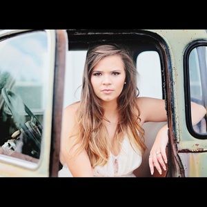 Meet your Posher, Avery